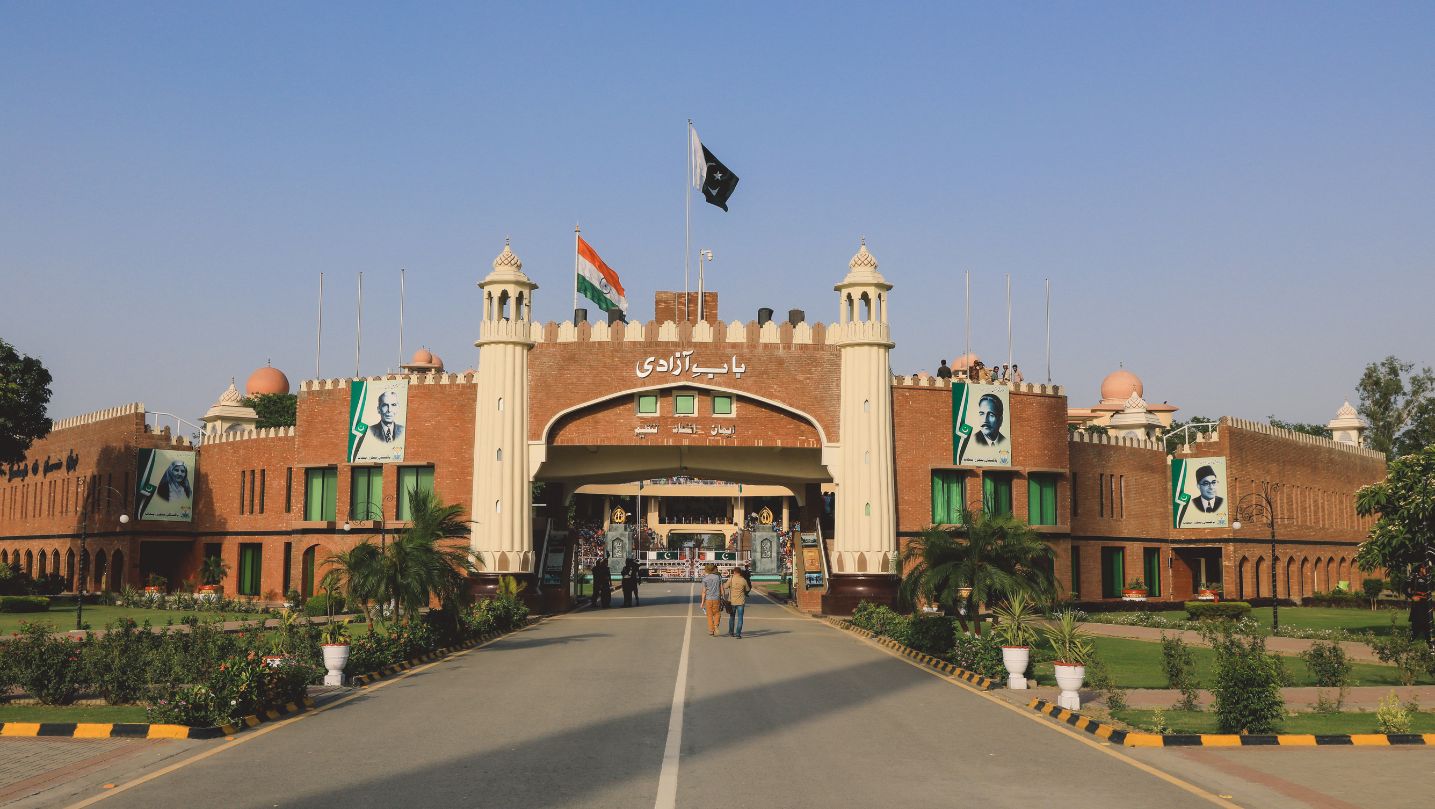 Read more about the article <strong>A Comprehensive Guide to Attending the Wagah Border Ceremony</strong>