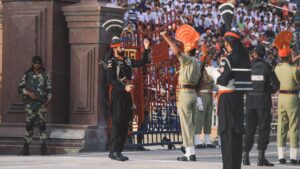 Read more about the article <strong>The Wagah Border Ceremony: A Unique Indo-Pak Tradition</strong>