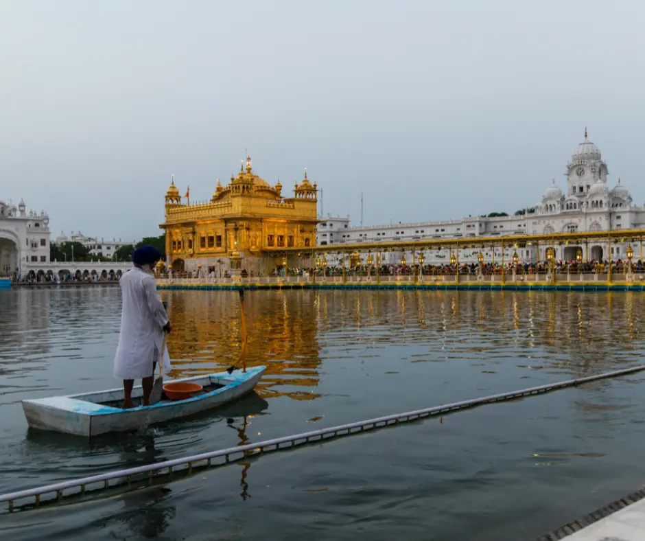 Read more about the article Exploring the Golden Temple: History, Significance, and What to Know Before You Go