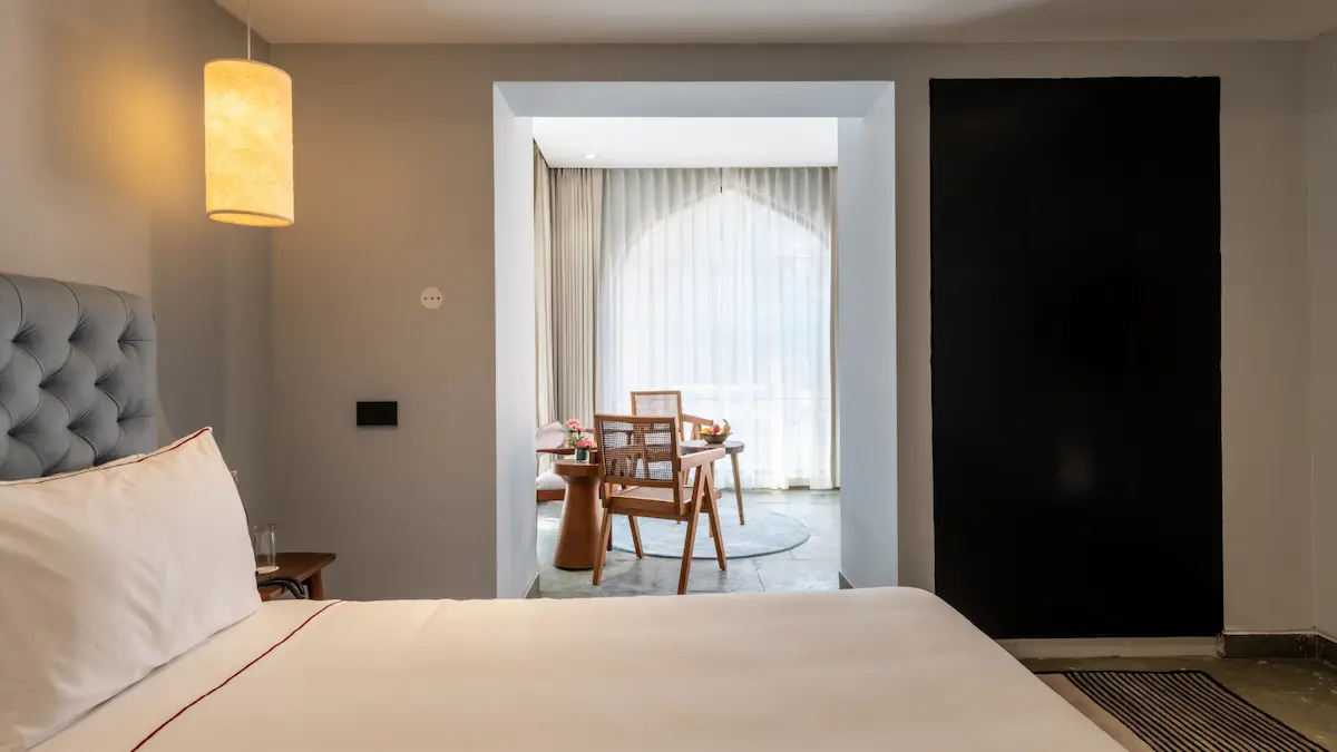 Read more about the article Suites & Rooms: Choosing the Perfect Stay at The Earth Amritsar