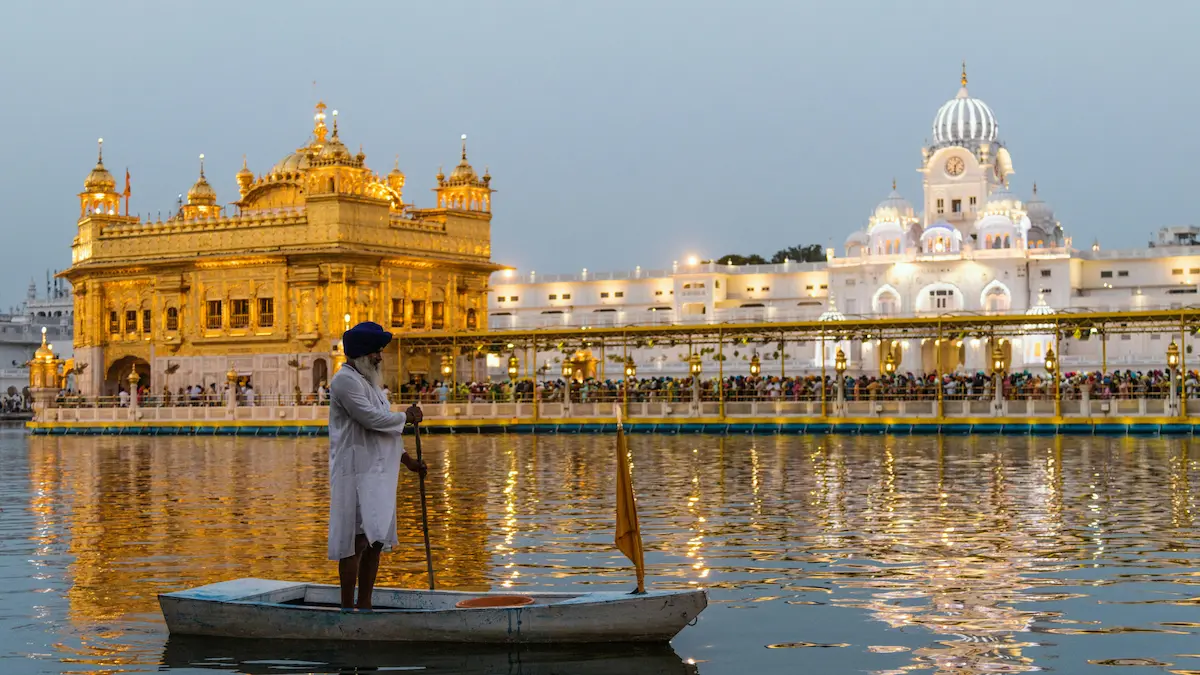 You are currently viewing Seasonal Experiences: Visiting Amritsar During Monsoon or Winter